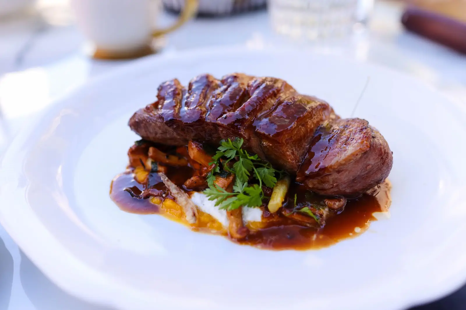 Dining detail at Yuluneinnreviewer